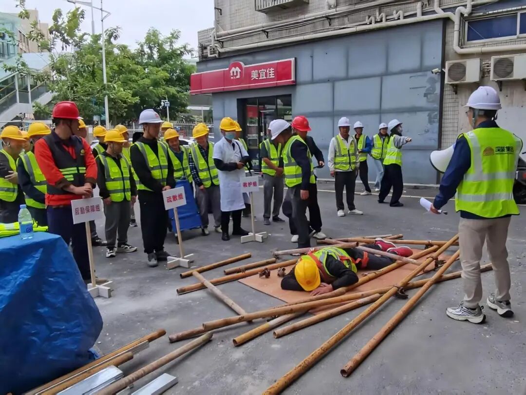 20251023 组织在安居项目塘尾十五区4-1栋防高坠事故演练.jpg